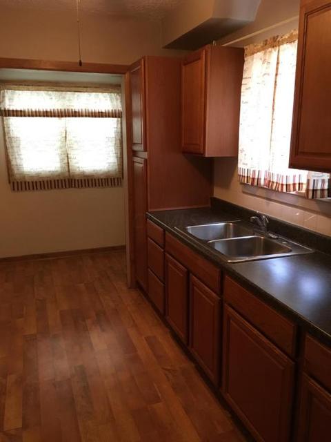 591 Oak St, Marion, OH 43302 photo 2