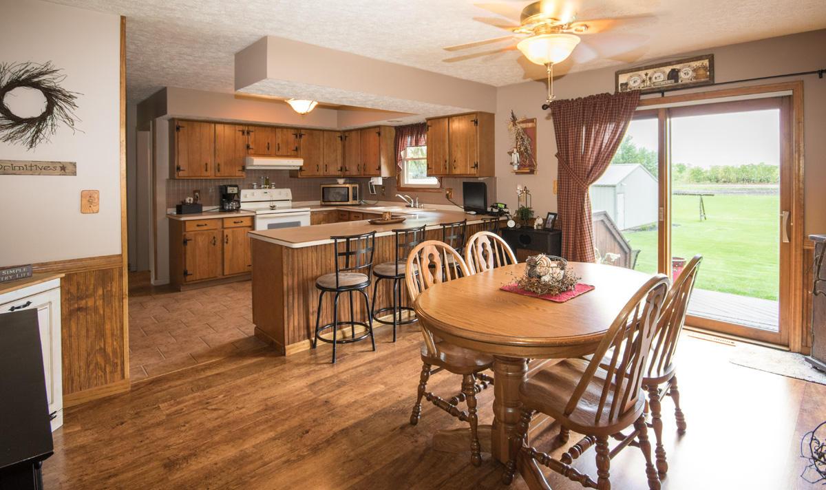 1107 Dunkle Rd, Circleville, OH 43113 photo 6
