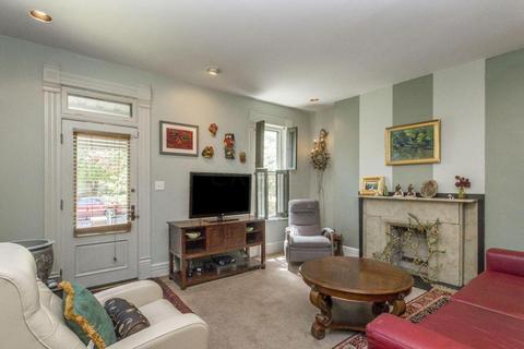 78 E Mithoff St, Columbus, OH 43206 photo 4