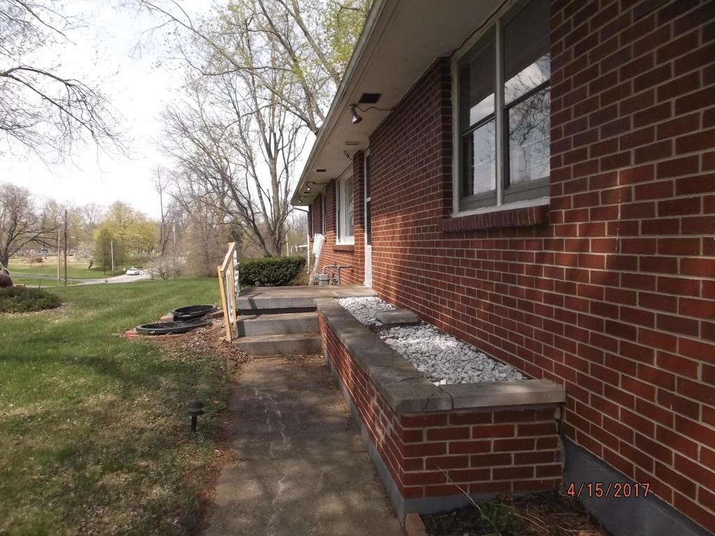 606 Vale Rd, Springfield, OH 45504 photo 5