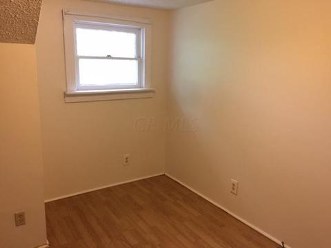 965 Charles St, Logan, OH 43138 photo 15