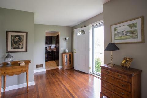 207 E Wilson Bridge Rd, Worthington, OH 43085 photo 9