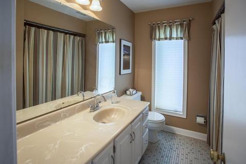 207 E Wilson Bridge Rd, Worthington, OH 43085 photo 15