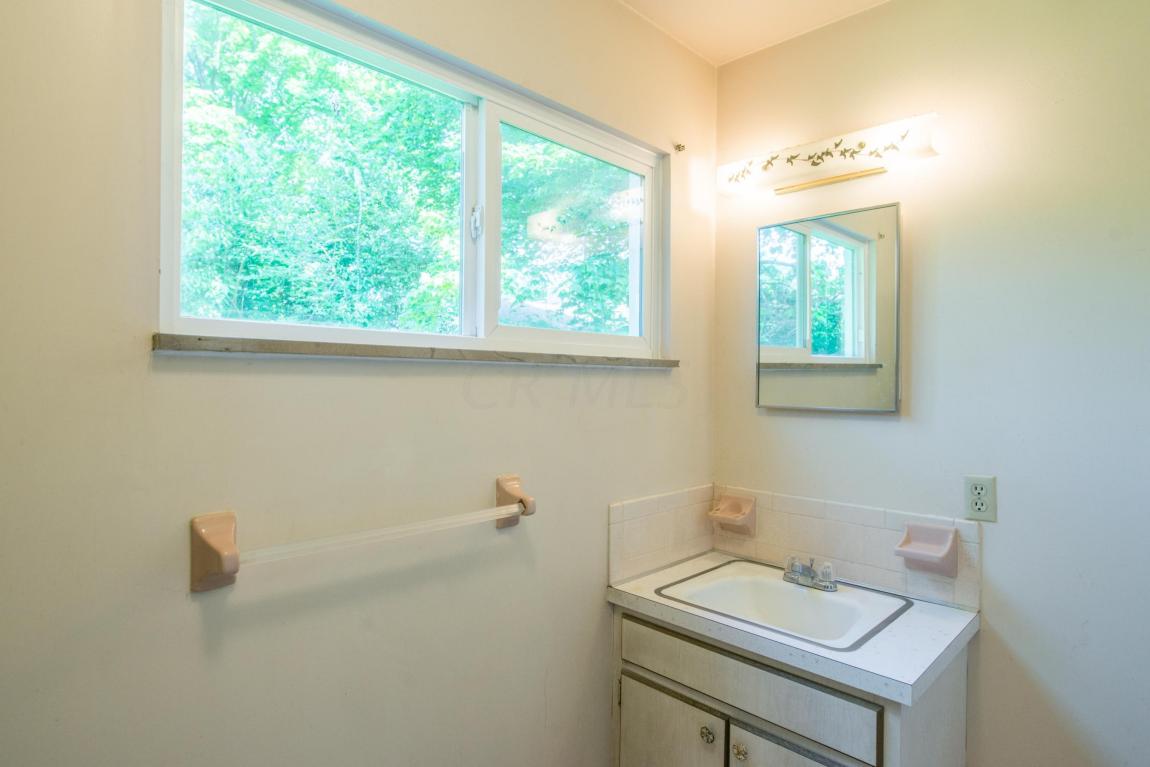 3166 Redding Rd, Columbus, OH 43221 photo 27