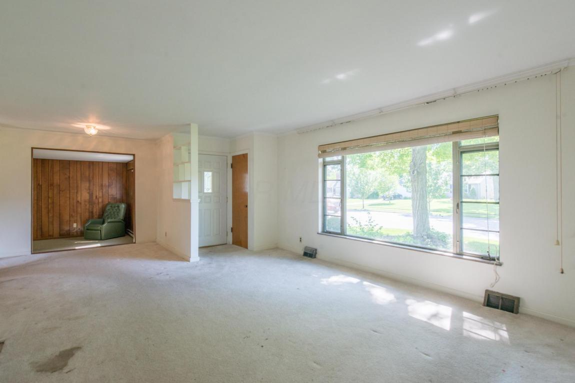 3166 Redding Rd, Columbus, OH 43221 photo 9