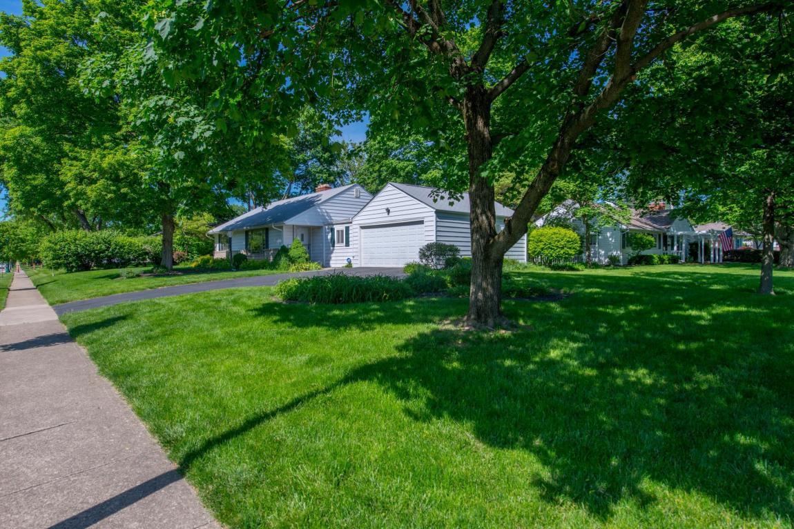 3166 Redding Rd, Columbus, OH 43221 photo 2