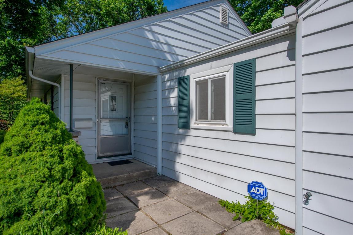 3166 Redding Rd, Columbus, OH 43221 photo 5