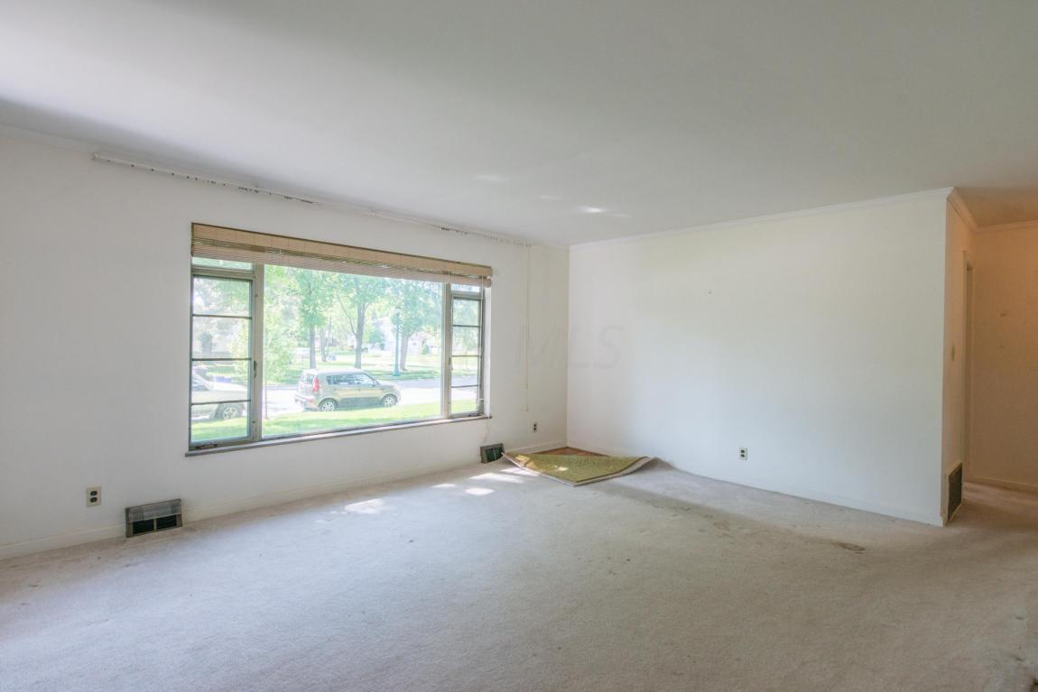 3166 Redding Rd, Columbus, OH 43221 photo 7