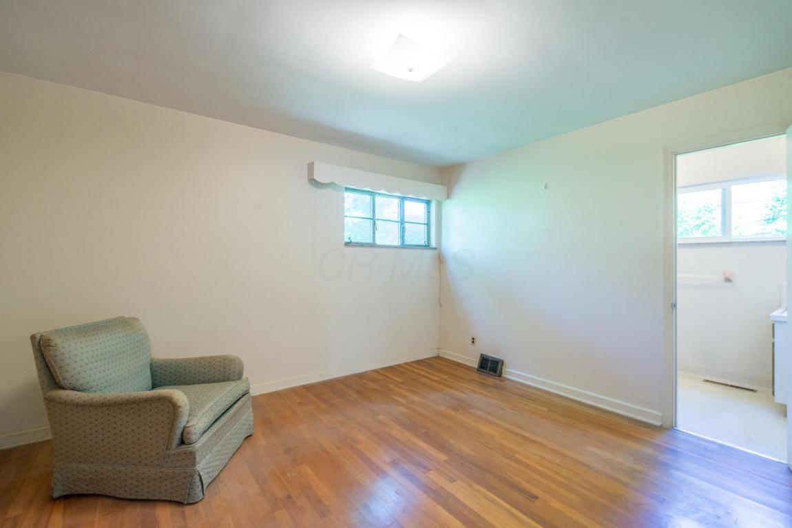 3166 Redding Rd, Columbus, OH 43221 photo 25