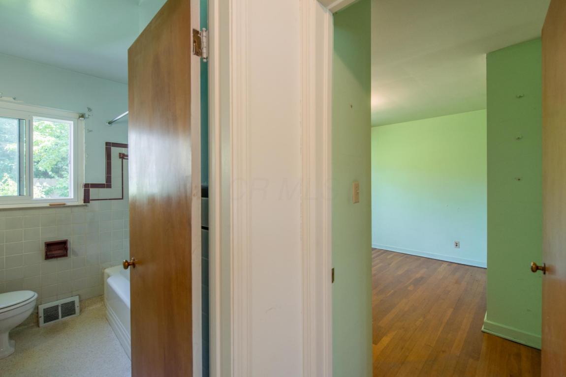 3166 Redding Rd, Columbus, OH 43221 photo 29