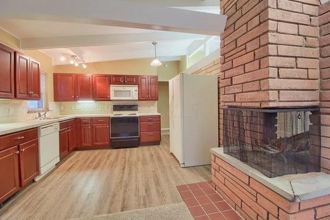3210 Eakin Rd, Columbus, OH 43204 photo 9