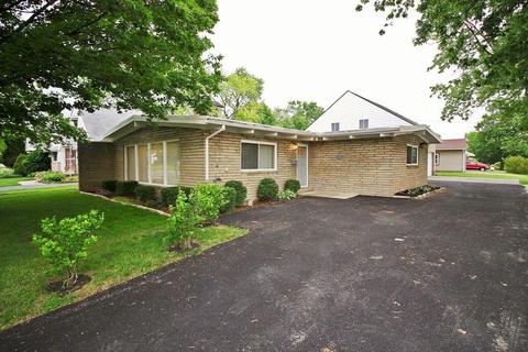 3210 Eakin Rd, Columbus, OH 43204 photo 1