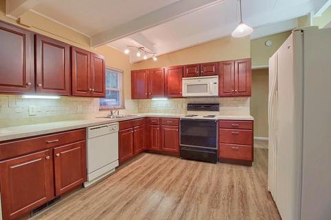 3210 Eakin Rd, Columbus, OH 43204 photo 8