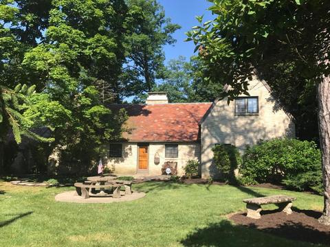 357 Walnut Cliffs Dr, Columbus, OH 43213 photo 1