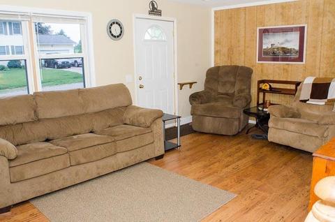 27 Bancroft St, Hebron, OH 43025 photo 4