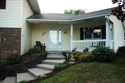 121 Case Ct, Lancaster, OH 43130 photo 2