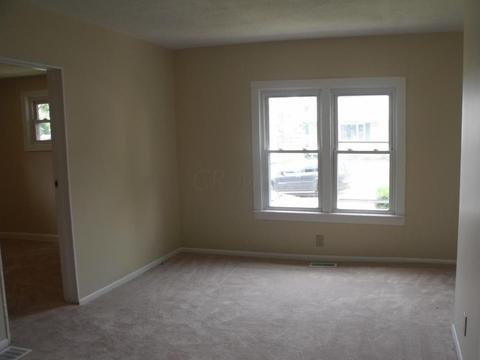 125 Walnut St, Circleville, OH 43113 photo 6