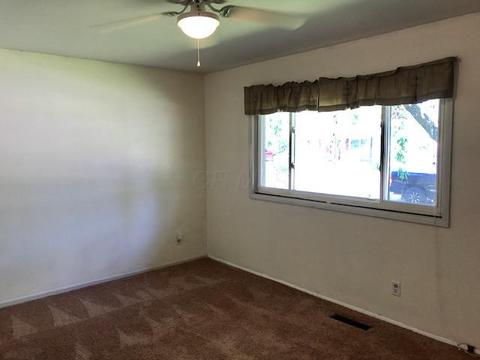 1022 Westview Dr, Hebron, OH 43025 photo 9