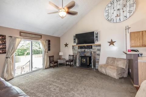 263 Iris Trail Dr, Galloway, OH 43119 photo 13