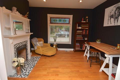 391 E Kossuth St, Columbus, OH 43206 photo 8