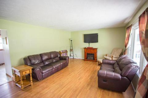 3047 Willow Rd, Springfield, OH 45502 photo 2