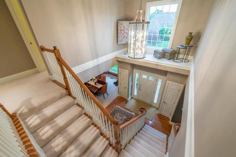 7801 Lanham Ct, Dublin, OH 43016 photo 4