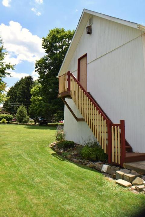 71 E Coshocton St, Johnstown, OH 43031 photo 3