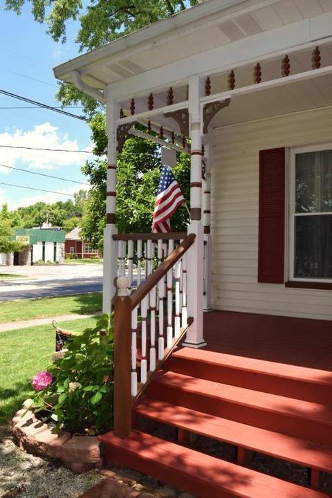 71 E Coshocton St, Johnstown, OH 43031 photo 5