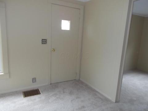 137 E Postal Ave, Newark, OH 43055 photo 5