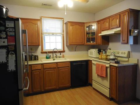 311 Clinton St, Circleville, OH 43113 photo 3