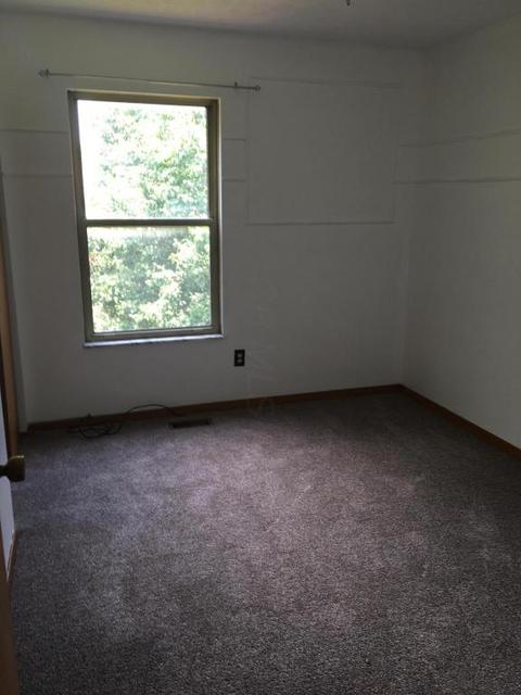 976 Gary Dr, Columbus, OH 43207 photo 4