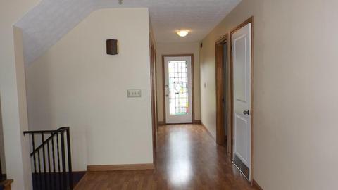 1351 Devonhurst Dr, Columbus, OH 43232 photo 4