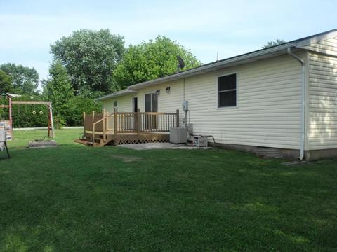 6378 Putnam Dr, Circleville, OH 43113 photo 2