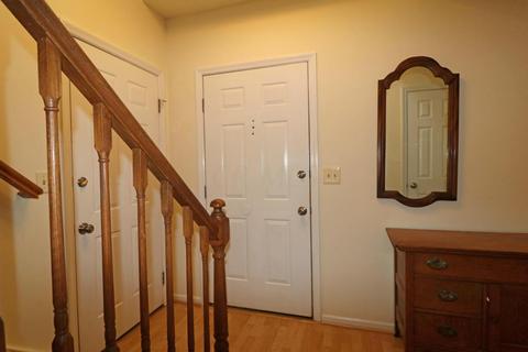 4342 Eagle View Ct, Columbus, OH 43228 photo 2