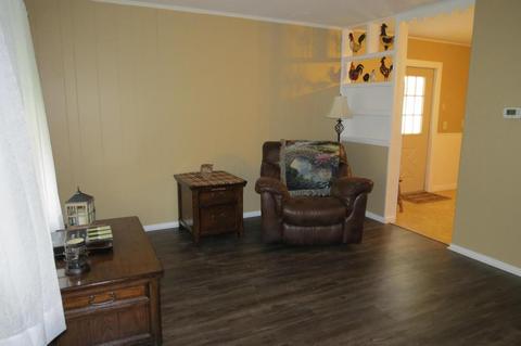 407 Stella Ave, Circleville, OH 43113 photo 4