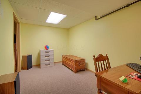 2410 Puthuff Ave, Circleville, OH 43113 photo 27