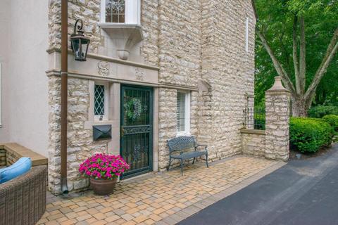200 Ashbourne Rd, Bexley, OH 43209 photo 4