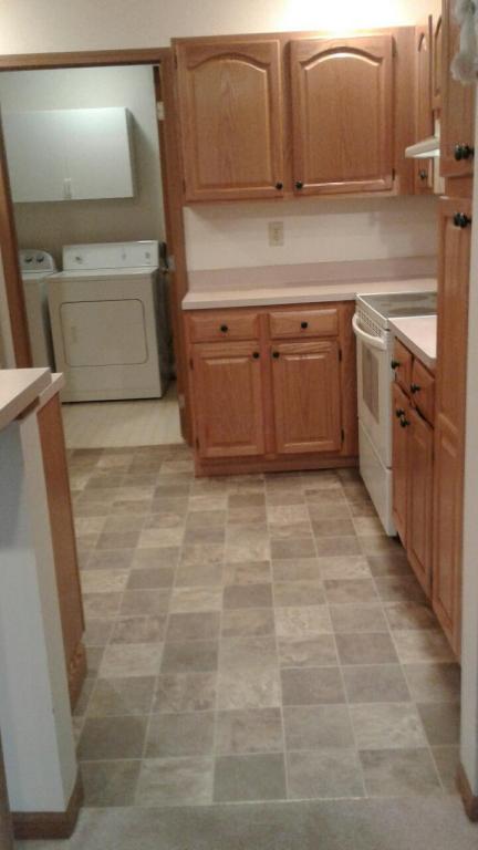 1303 Stratford Ct, Circleville, OH 43113 photo 3