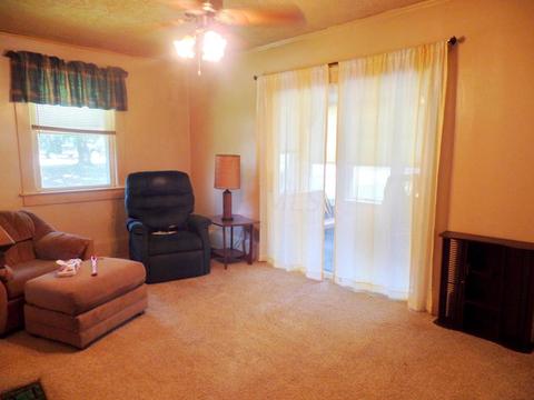 68 Summit St, Newark, OH 43055 photo 2