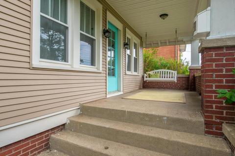 371 E William St, Delaware, OH 43015 photo 2
