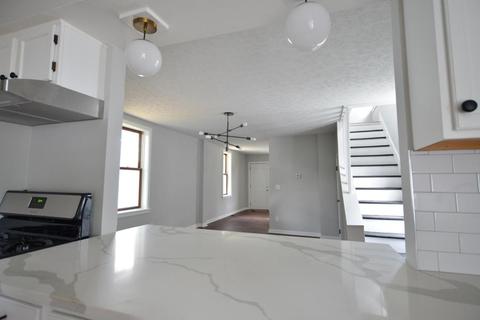 704 E Kossuth St, Columbus, OH 43206 photo 2