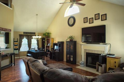 1481 Hackworth St, Columbus, OH 43207 photo 2