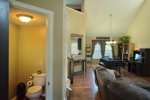 1481 Hackworth St, Columbus, OH 43207 photo 3