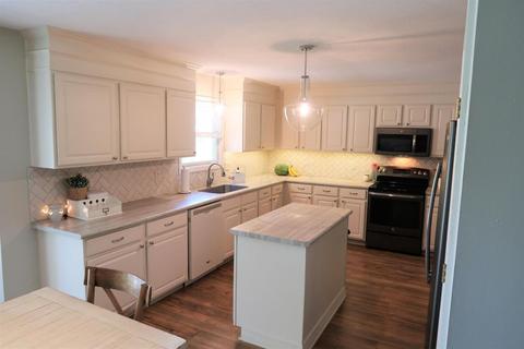 154 Ruby Red Ln, Delaware, OH 43015 photo 2