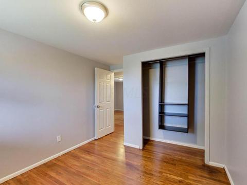 3898 Eakin Rd, Columbus, OH 43228 photo 14