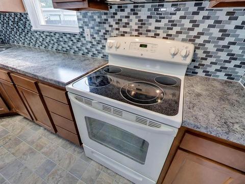 3898 Eakin Rd, Columbus, OH 43228 photo 9