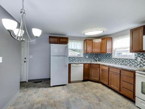 3898 Eakin Rd, Columbus, OH 43228 photo 8
