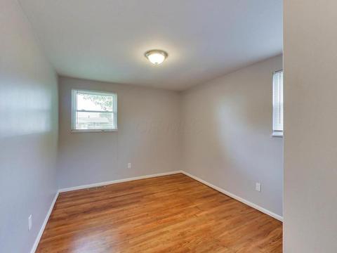 3898 Eakin Rd, Columbus, OH 43228 photo 15