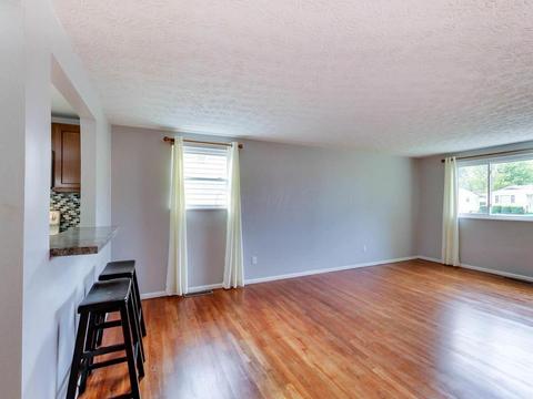 3898 Eakin Rd, Columbus, OH 43228 photo 6