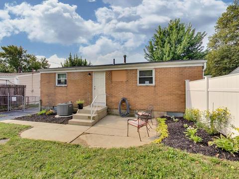 3898 Eakin Rd, Columbus, OH 43228 photo 21